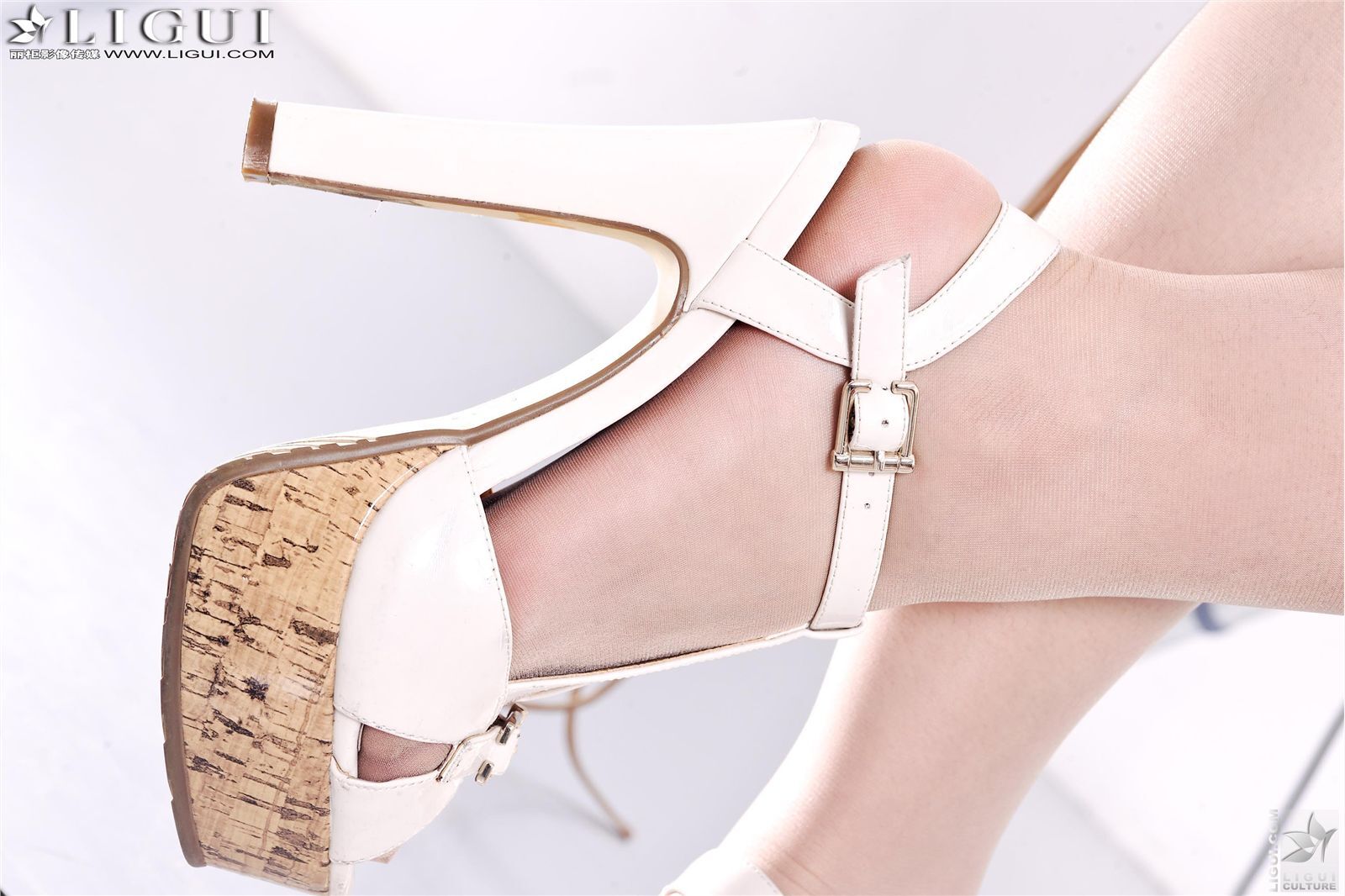 [Li cabinet] 2013.03.17 network beauty model Yuner stockings high heel